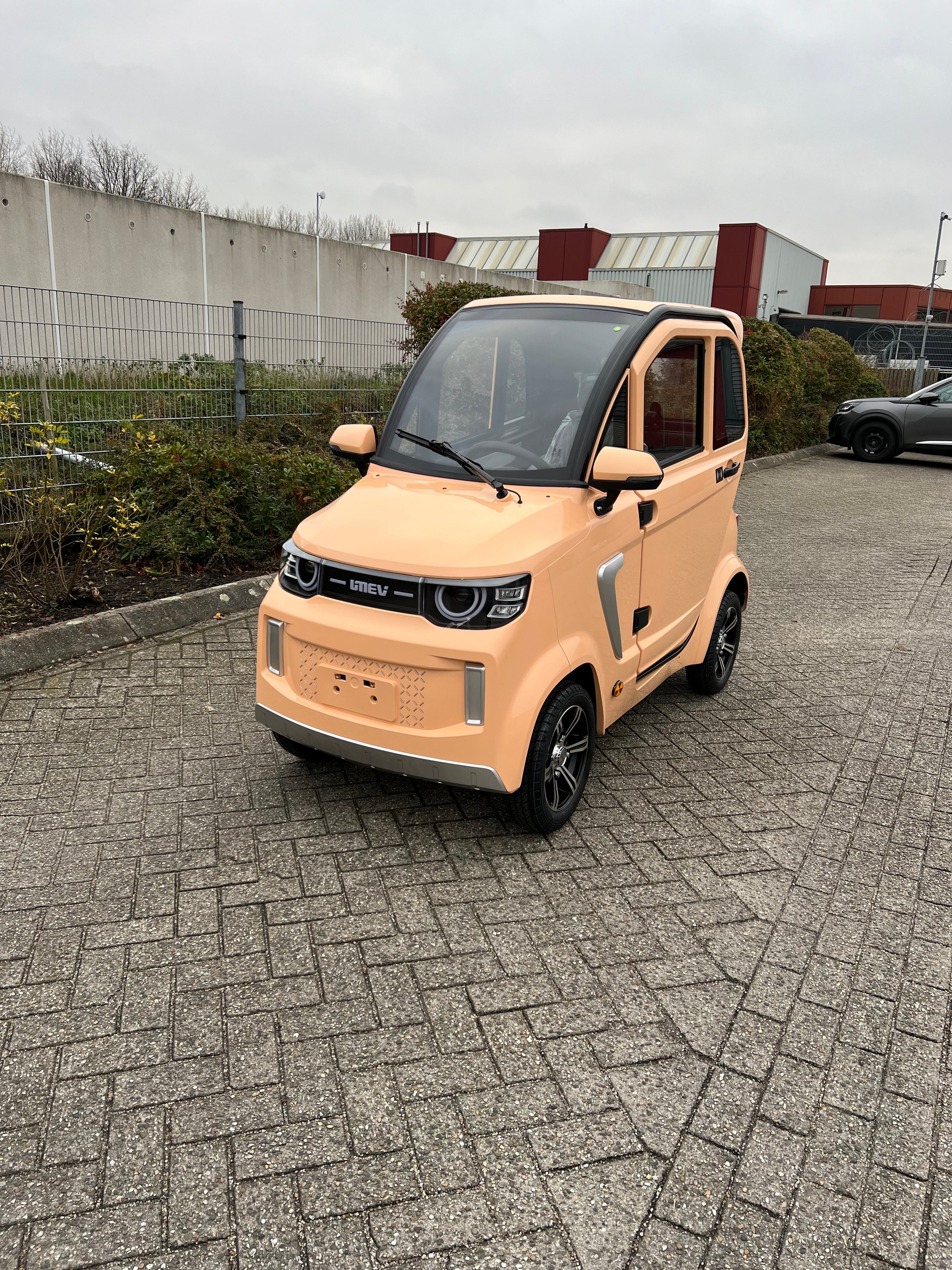 TTZ Elektrofahrzeug für Behinderte 2.0 – Braun/Orange