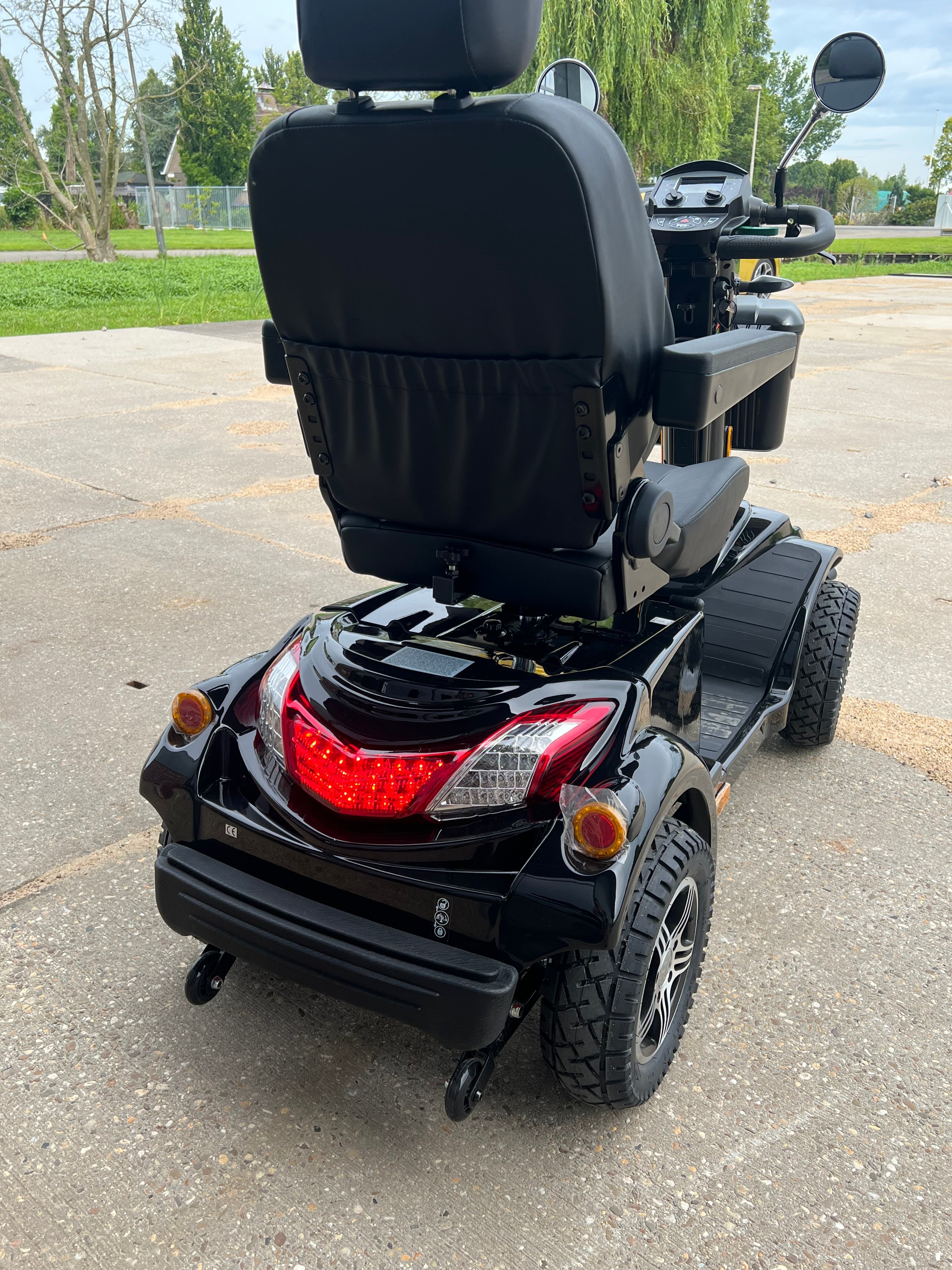 TTZ Electric Scootmobiel Danée - 20 km pro Stunde