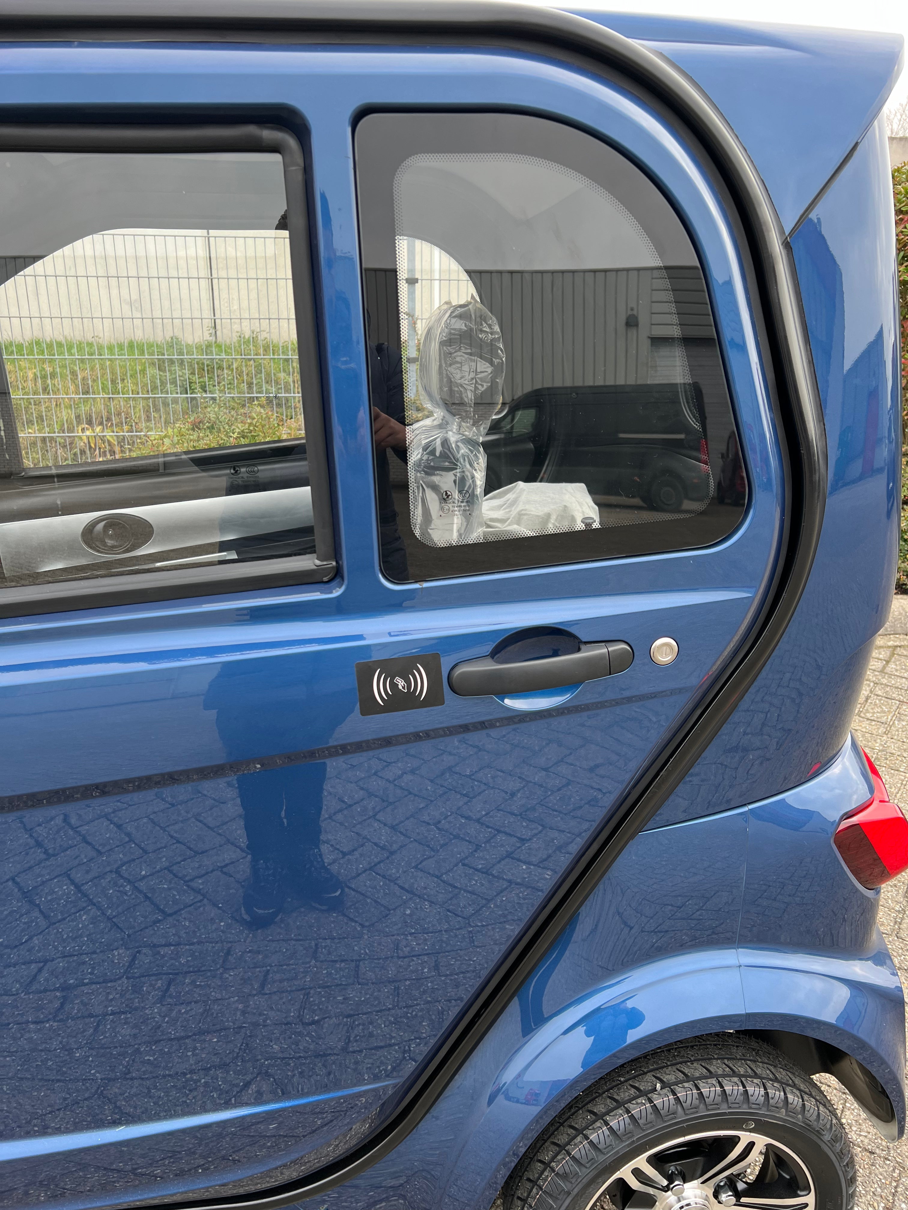 TTZ Elektrofahrzeug für Behinderte 2.0 - Blau