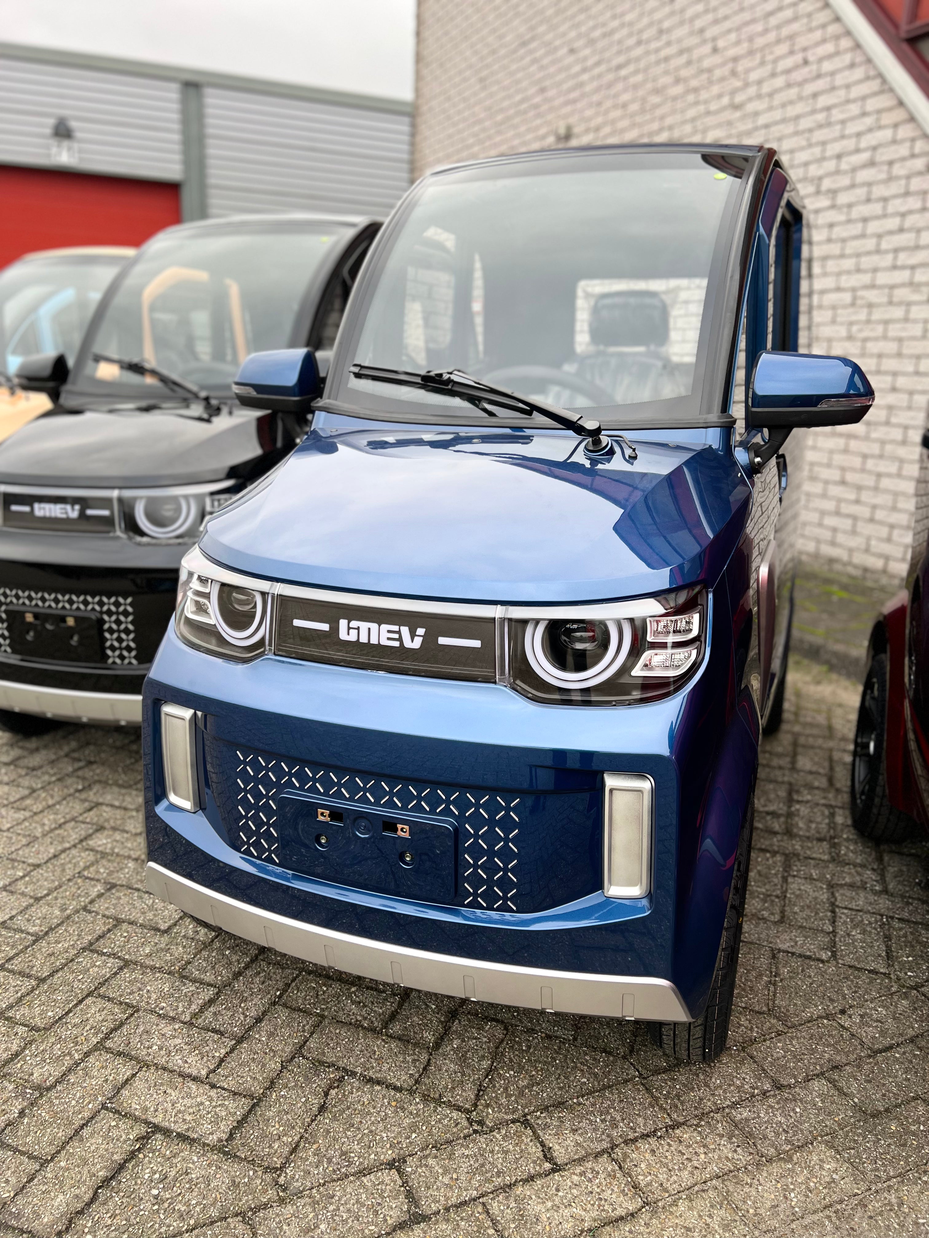 TTZ Elektrofahrzeug für Behinderte 2.0 – Rot