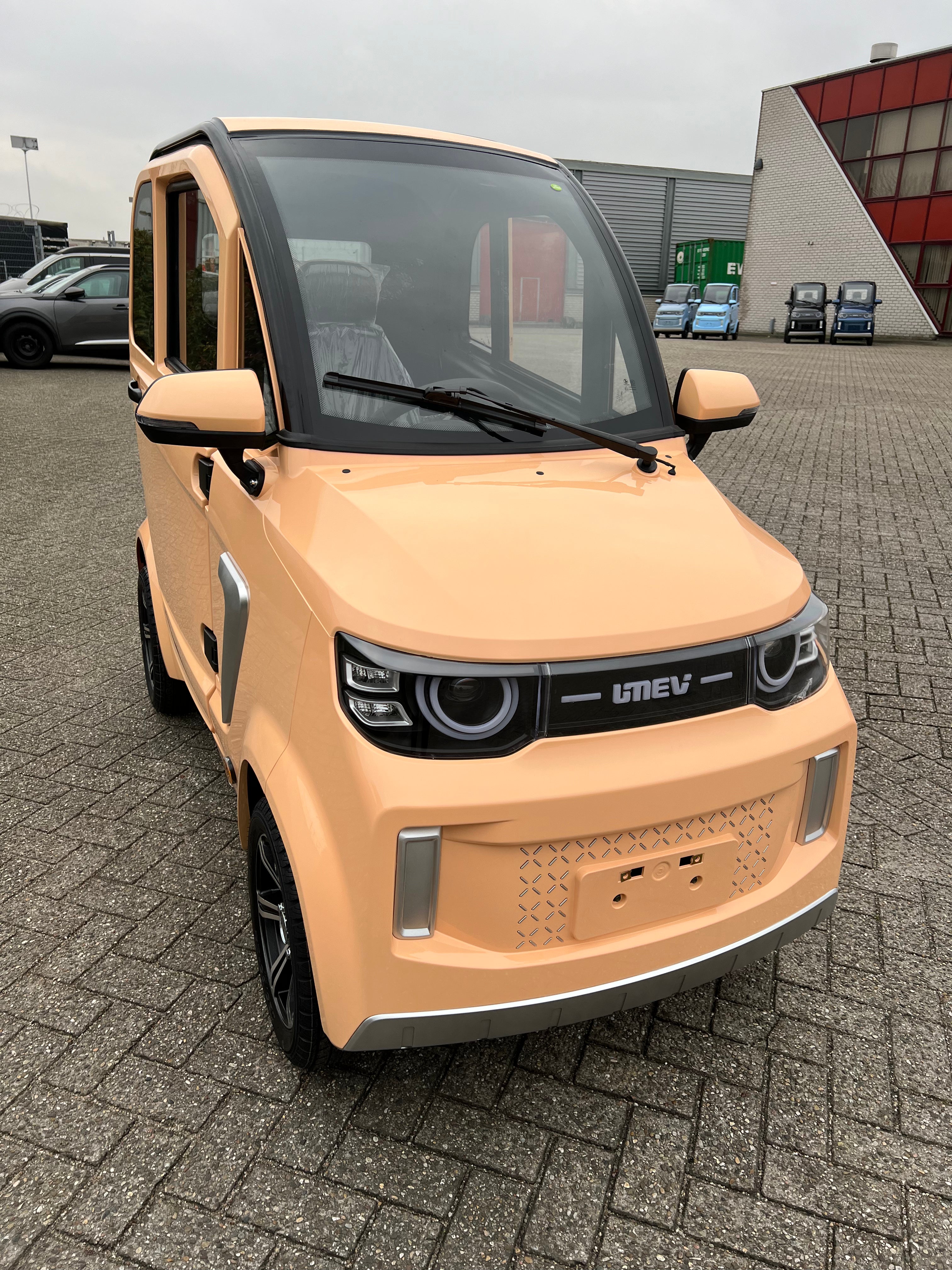 TTZ Elektrofahrzeug für Behinderte 2.0 – Braun/Orange