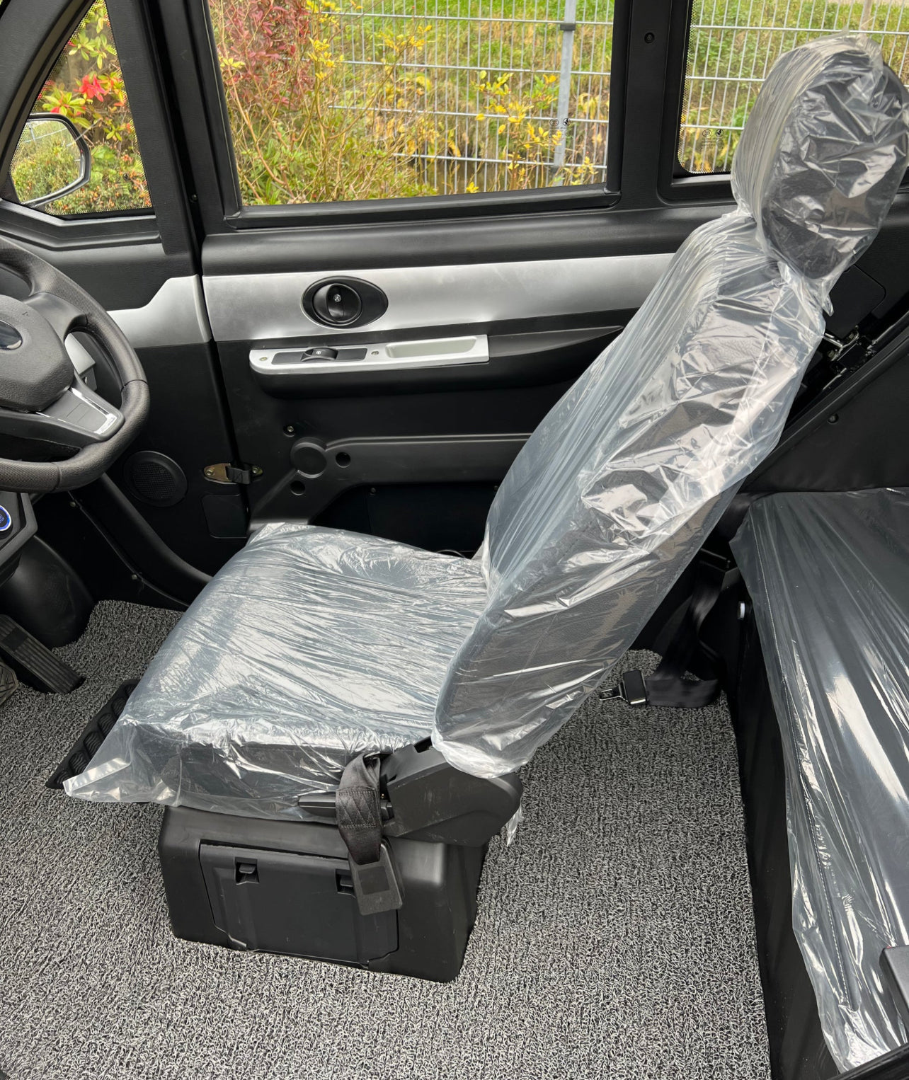 TTZ Electric Invalidevoertuig 2.0 - Schwarz - Elektrischer Invalidenwagen mit Fahrgeschwindigkeit - 45 km/h - Canta auto