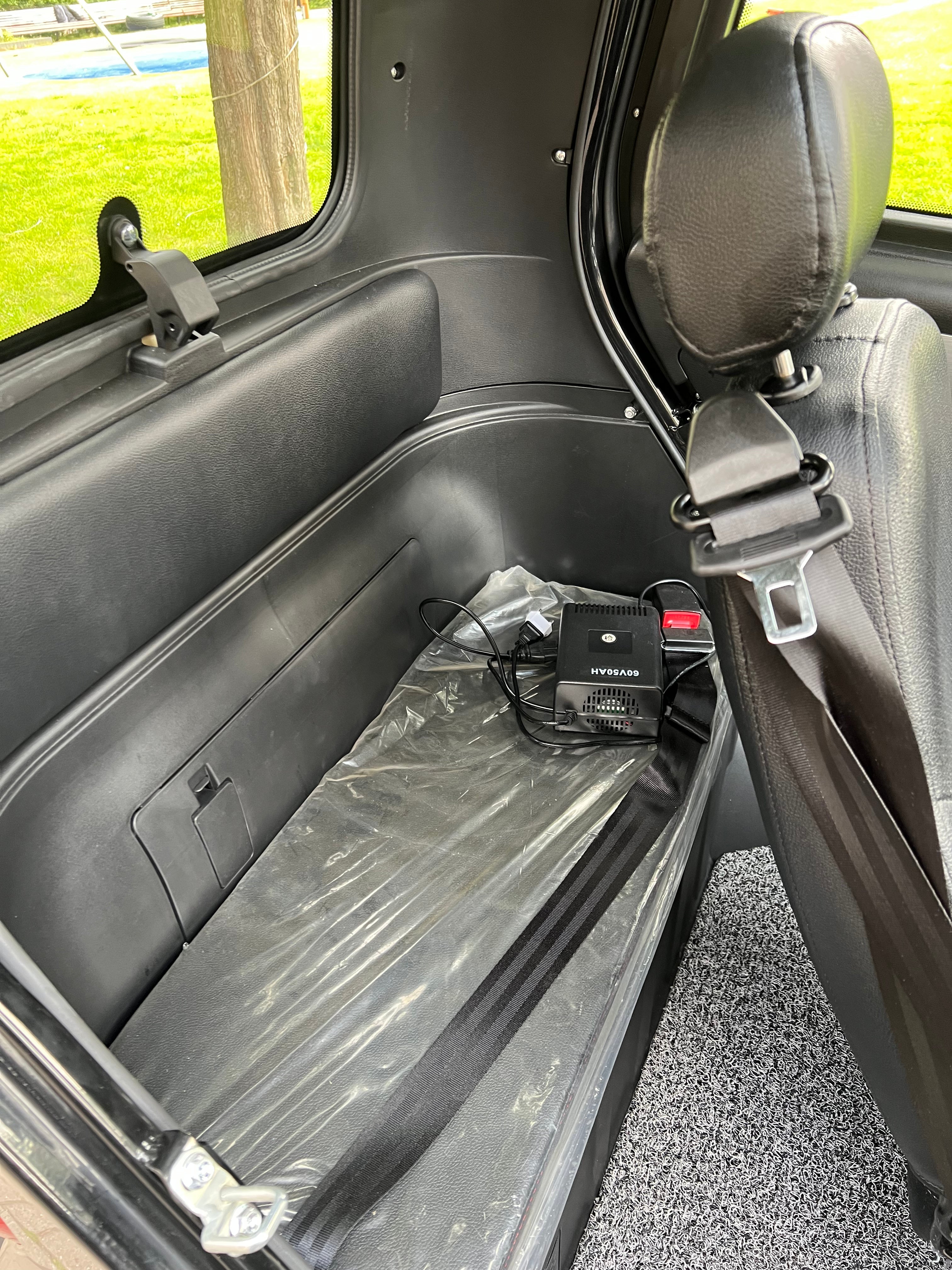 TTZ Elektrofahrzeug für Menschen mit Behinderungen 1.0 – Beige