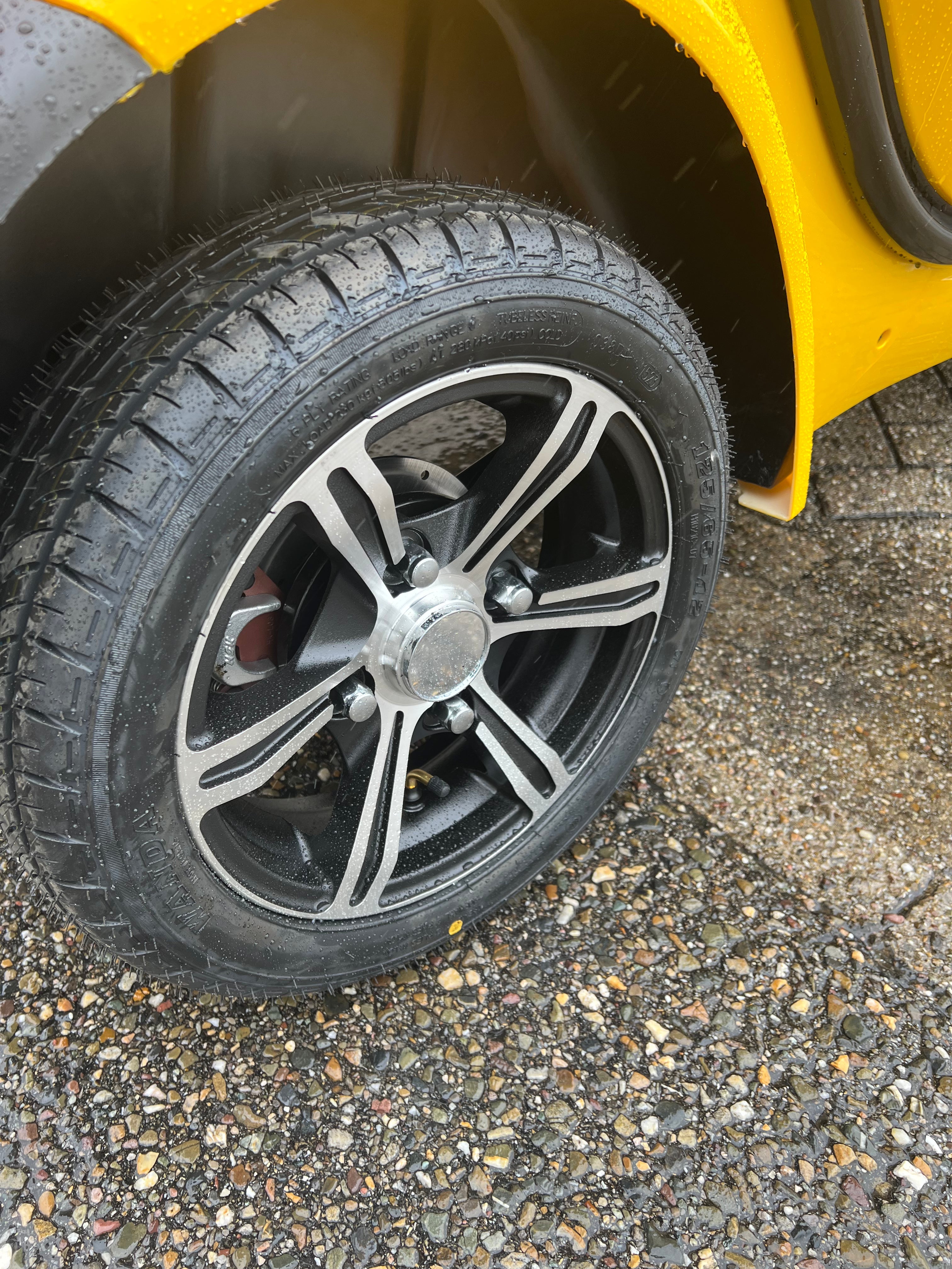 TTZ Elektrofahrzeug für Behinderte 1.0 – Gelb